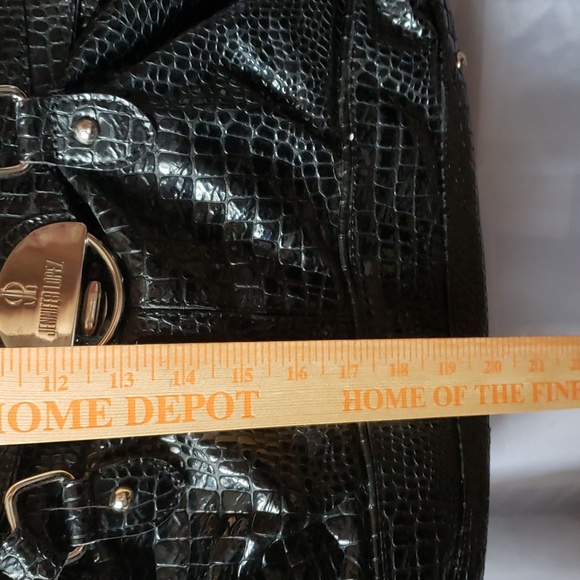 Jennifer Lopez Black Handbag lots of compartments Jennifer Lopez Lovely owned - Picture 6 of 8